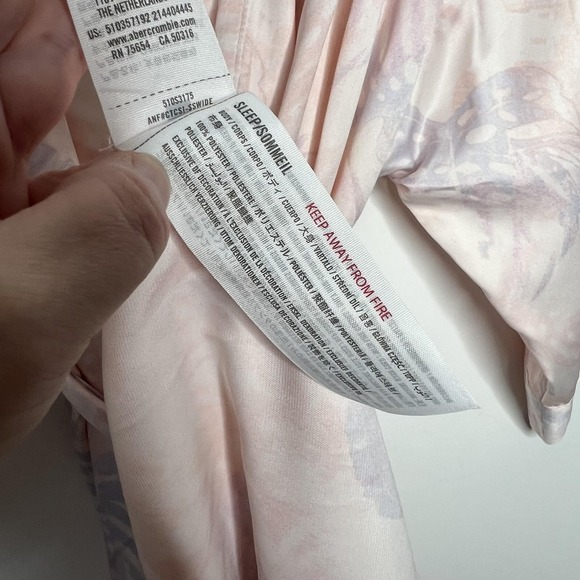 Gilly Hicks Robe Womens S/M Pink Satin Tropical Palm Kimono Belted Sleepwear - Picture 5 of 11